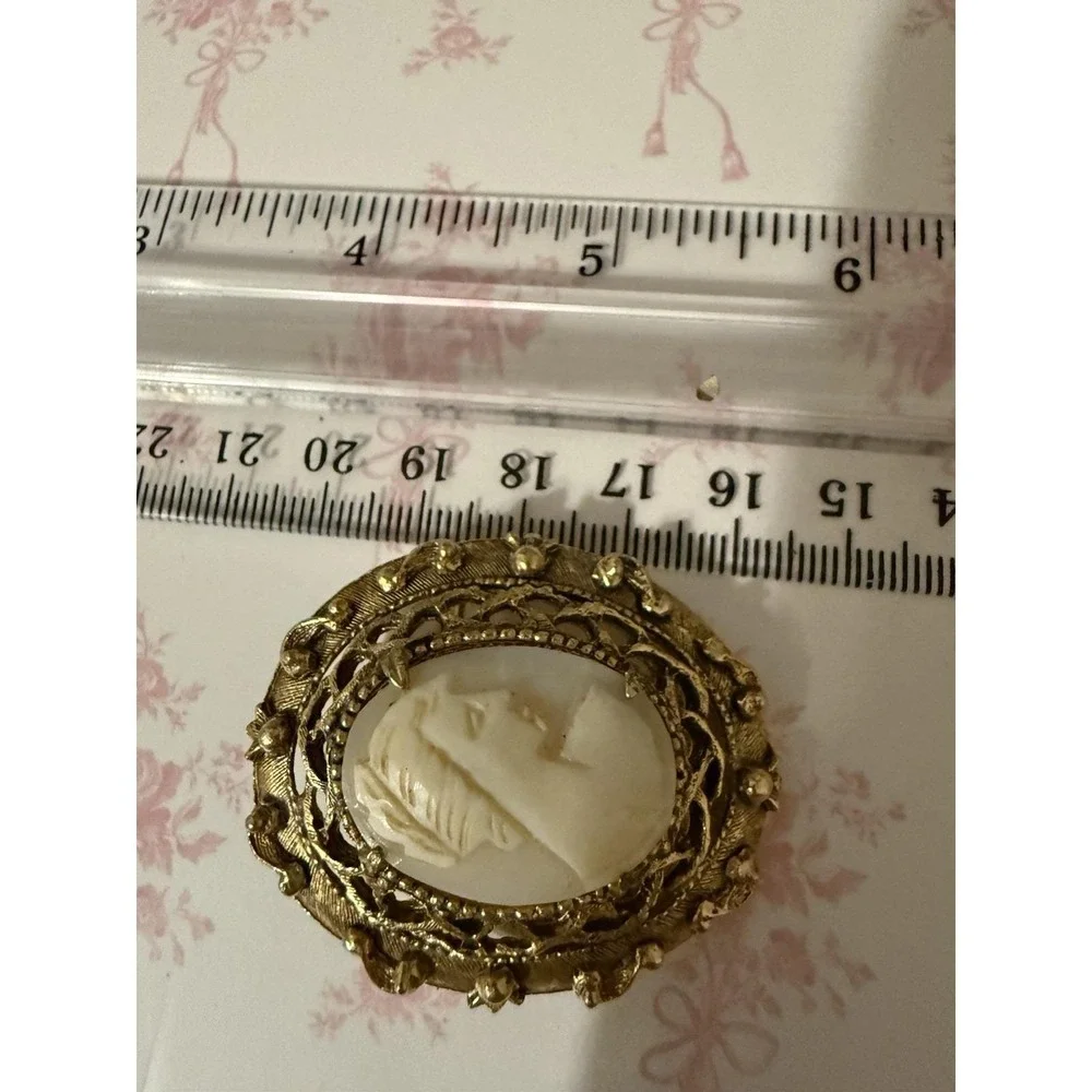 Florenza vintage brooch